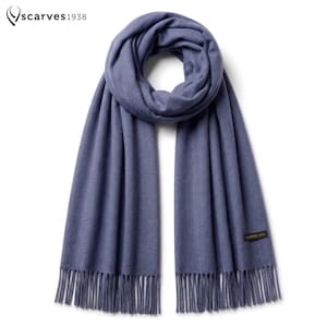 Bufanda de lana virgen azul vaquero / Elegante chal de punto para invierno / Chal informal unisex / Accesorio de moda minimalista y cálido