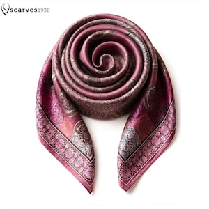 Fuschia geometrische seidige quadratische Schal | Vintage Boho Kopftuch | Satin Bandana Stola | Elegantes Mode-Haarschmuck
