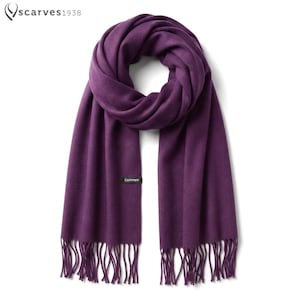 Bufanda de lana suave morada / Elegante chal de punto para invierno / Chal informal unisex / Accesorio de moda cálido / Un hermoso regalo artesanal para ella