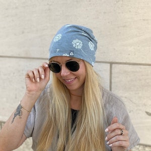 Chemo Mütze Beanie Damen Jersey doppellagig bequem handmade blaugrau Pusteblume