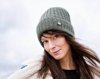 Knitted hat with lurex thread and wide cuff made in Europe also for allergy sufferers