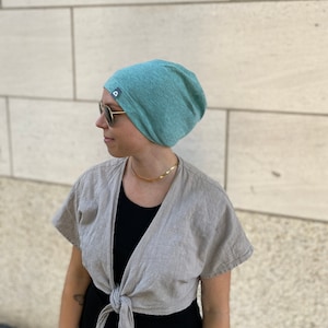 leichte einlagige bequeme Mütze Beanie für den Sommer handmade Grünmelange