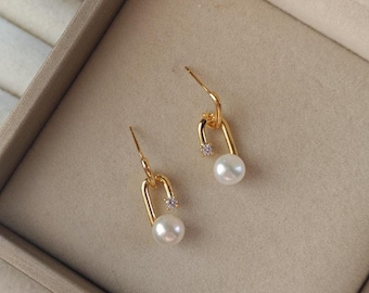 Pendientes colgantes de perlas naturales hechos a mano, plata de ley chapada en oro de 18 quilates