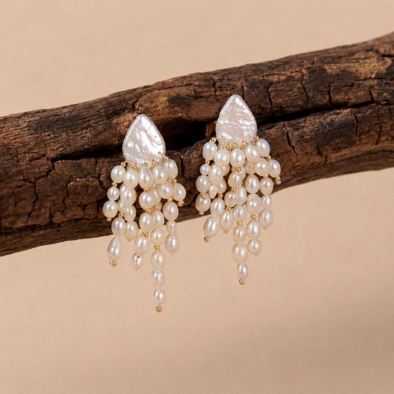 Pendientes colgantes de perlas con borla hechos a mano en forma de gota de agua, joyería de plata de ley chapada en oro de 18 quilates imagen 1