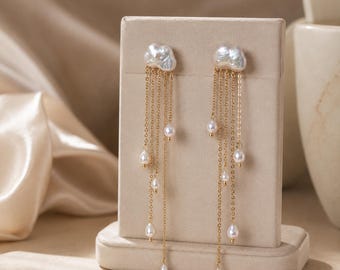 Pendientes de borla hechos a mano con perlas de agua dulce y oro de 18 quilates, cierre de plata de ley y diseño en cascada.