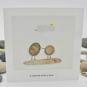 Tarjeta de boda/compromiso/boda, compromiso, aniversario, amor: empezó con un beso