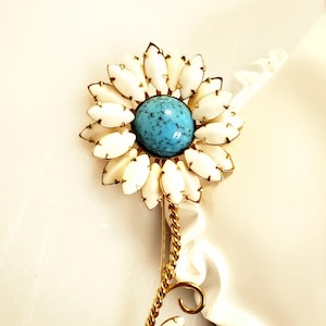 Vintage WEISS Flower Brooch Pin Rhinestone Big Estate Find!