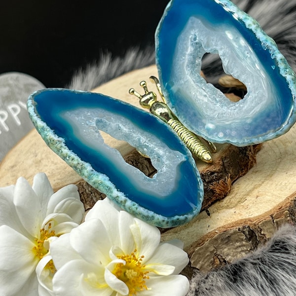 Feiner blauer Kristall Schmetterling Figur - Achatscheibe Geode Druse - blue agate slice druzy butterfly