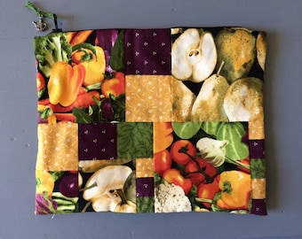 Petite trousse en patchwork fait main .