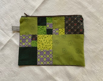 Trousse/pochette en patchwork fait main .