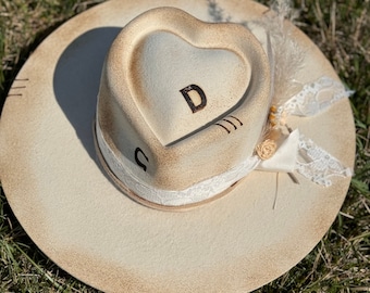 Sombrero de vaquera Charlie 1 Horse con marca personalizada: sombrero de novia western con corona de corazón
