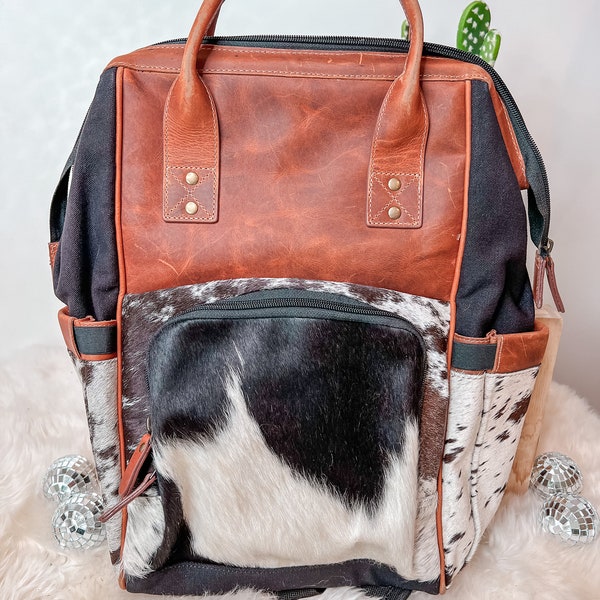 Sac à langer personnalisé en cuir de vachette et marque Western Hoho petit cowboy cow-girl accessoires bébé cadeau grossesse cadeau baby shower nouveau-né