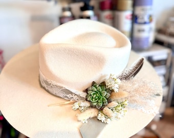 Custom Bridal Cowgirl Hat: Boho Western Floral Lace Wedding  display picture 1