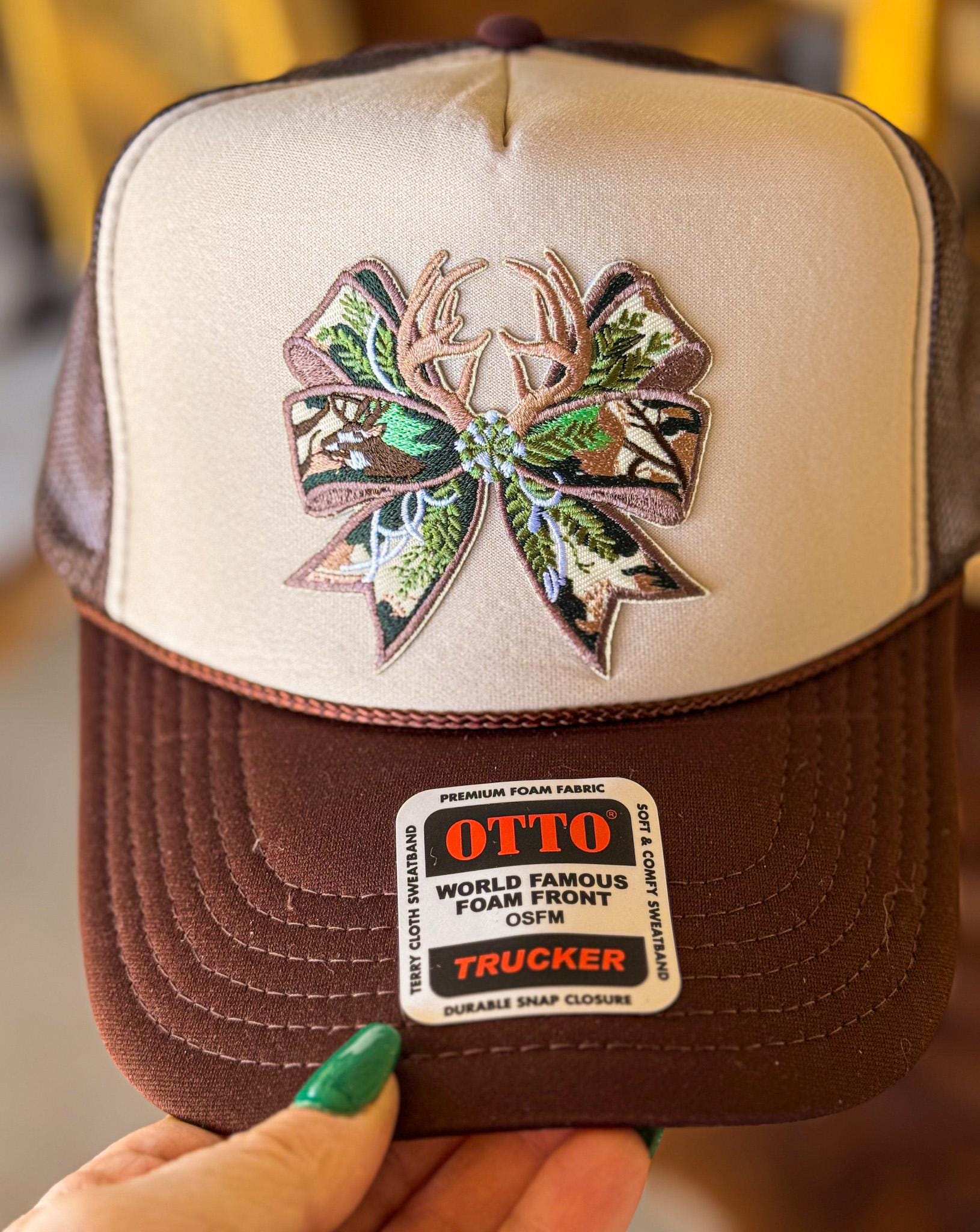 Camo Bow Trucker Hat: Hunting Embroidered Patch, Otto Foam  display picture 3