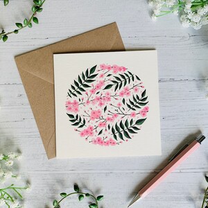 Carte de vœux en fleurs de cerisier - Carte d’art floral - Fleurs roses - Aquarelle illustrée - Intérieur vierge - Enveloppe incluse