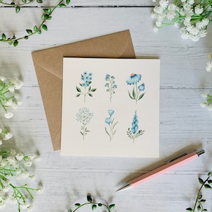 Carte de vœux Blue Tiny Flowers - Fleurs sauvages illustrées - Aquarelle Nature Carte d’art botanique - Vierge à l’intérieur - Enveloppe