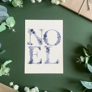 Noel Postkarte - Floral Christmas Xmas Art - Blau Elegant Botanisch Illustrierte Skandinavische Winterkunst - A6 -