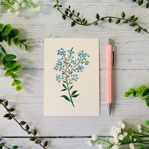 Vergissmeinnicht Blumen Postkarte - Zierliche Blaue Blumen - Natur Illustriert - Aquarell Blüten Blätter Notecard - A6 Karte - Kleiner Kunstdruck
