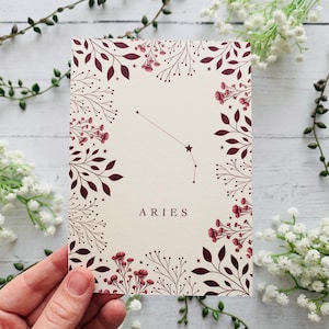 Widder Sternzeichen Postkarte - Sterne Konstellation - Rot Floral Natur Illustriert - Blumen Blätter Notizkarte - Cosmic Celestial - Art Print