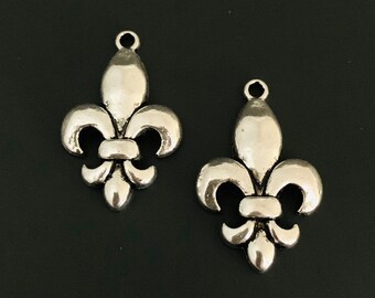 5pc 3D Fleur de Lis Charms - Antique Silver Tone - 3D Fleur de Lis charms