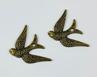 10 Bird Charms - Swallow Bird - Antique Bronze Tone - Beautiful Detailing