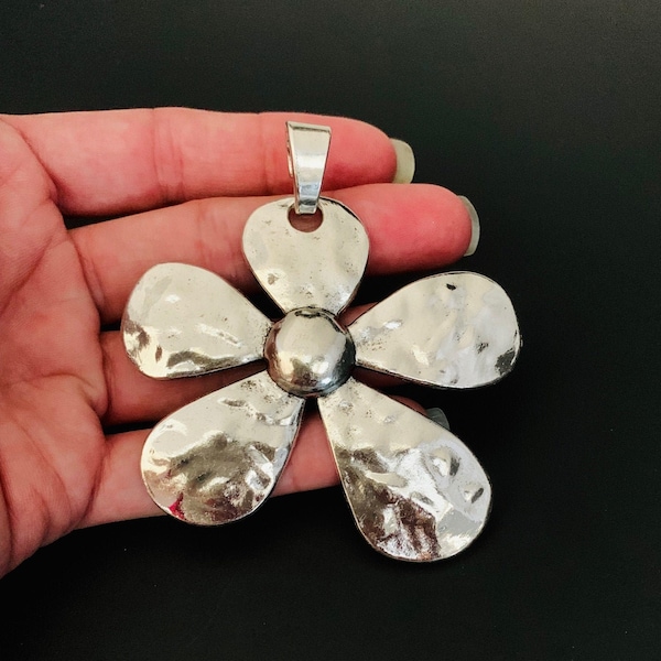 Large Hammered Flower Pendant - X Large - Antique Silver Tone - One piece