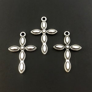 20 Cross Charms - Elegant Design - Antique Silver Tone