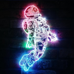 Letrero LED con glamour dinámico RGB para sala de juegos con cueva del hombre espacial de astronauta - Forma cortada hasta el borde - Decoración de pared 3D inteligente - Multicolor - st06-fnd-i0085-c