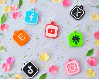 Aangepaste NFC-sleutelhanger voor website en sociale media | Tik om zakelijke links te delen