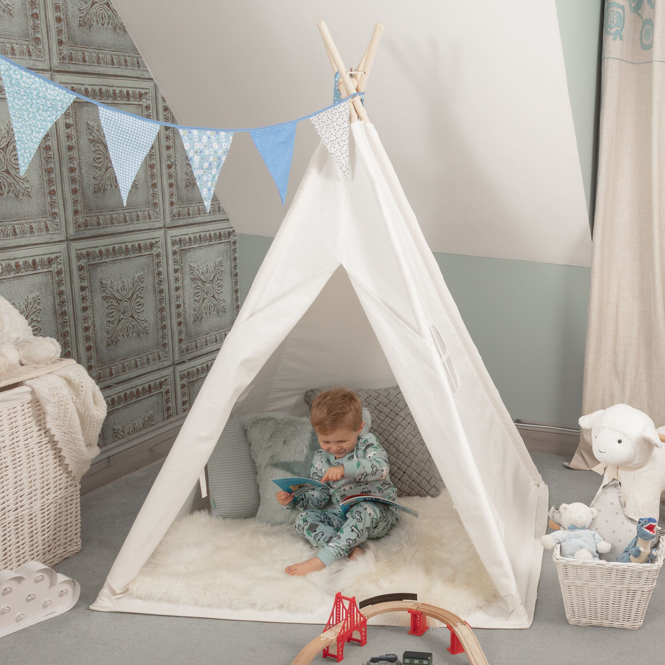 Kids TeePee Tent Playhouse with Bunting & Waterproof Base 160cm Tipi Tent Indoor 