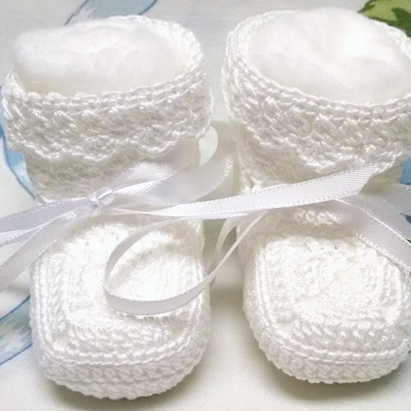 White Thread Original Baby Booties Cluster Shell Cuff White Ribbon 0-3 Months
