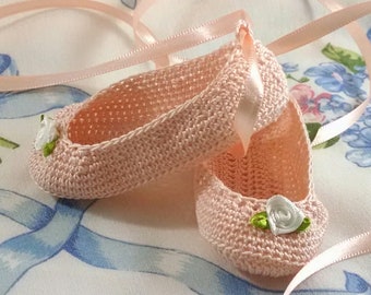 Peach Baby Ballet Shoes Baby Girl White Roses Peach Ribbon 0-3 Months Reborn Dolls Crocheted Handmade Photo Prop Fancy Baby Shoes