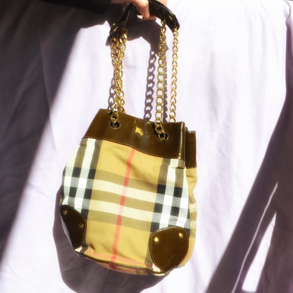 burberry bucket bag price