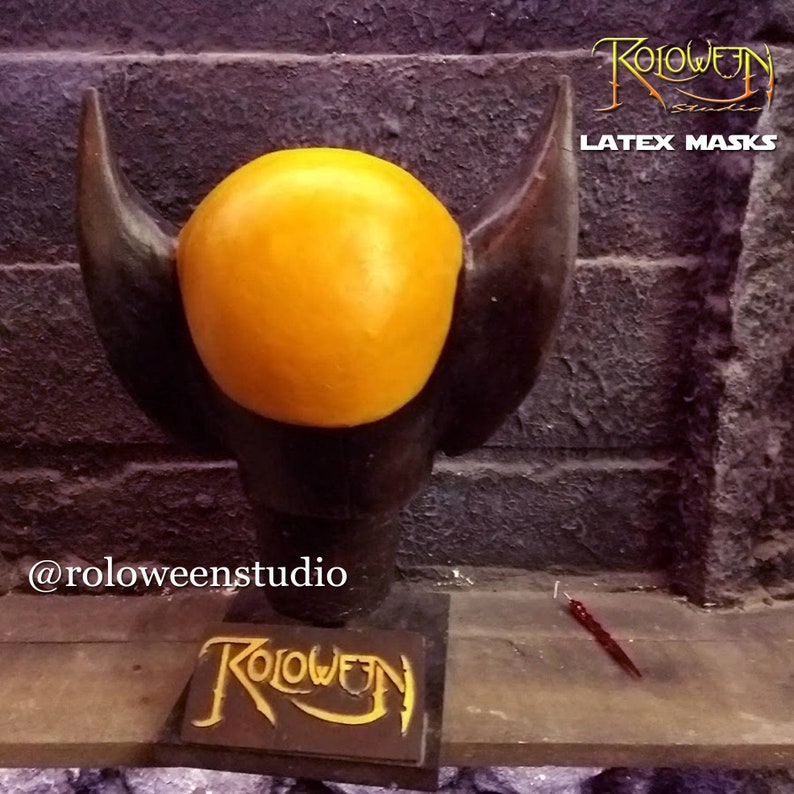 Wolverine Mask - Realistic Latex Prop Replica - X-Men Deadpool & Wolverine Cosplay Helmet - Professional Hand-Painted Collector's Edition image 5