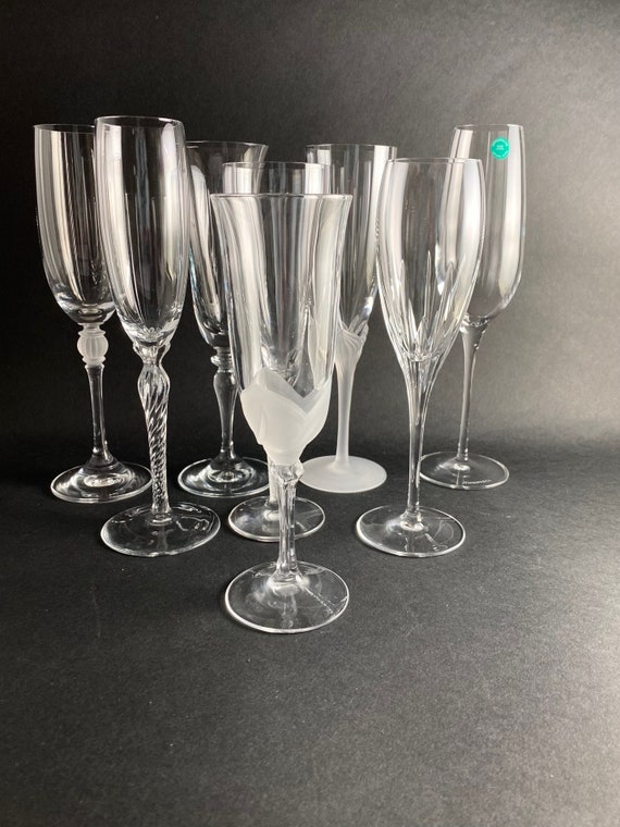 Exquisite Crystal Champagne Flutes Set of 8 Toasting Glasses 