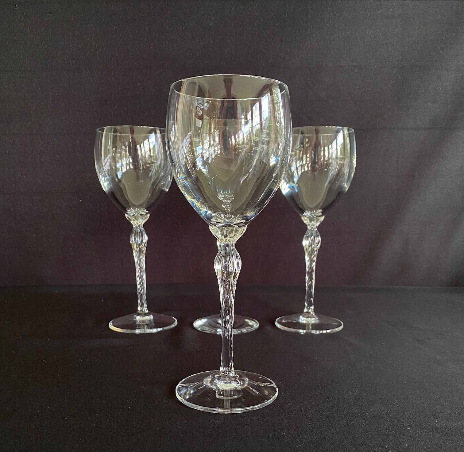 Lenox Crystal Twisted Stemware Aria Pattern Wine glass 7 3/4" tall 