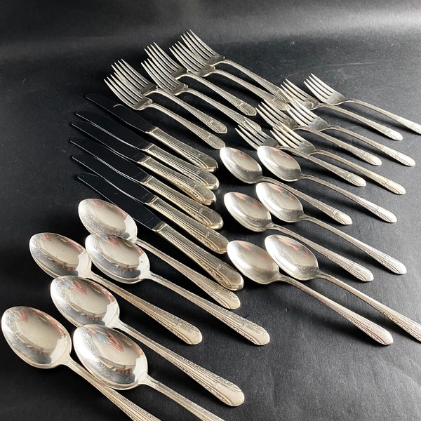 1930's Wm Rogers Silverware Set Service for 6 Laurel Edging Classic Elegance 30 Piece Spoons Forks Knives Cottagecore Dining Grandmas Silver