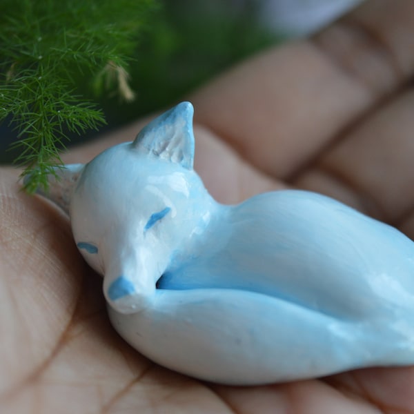 Arctic Fox Figurine - Fox Jewellery, Sleeping Fox, Snow Creatures, Cute Ornament, Nature Gift, Free UK Delivery, Free Gift Wrap