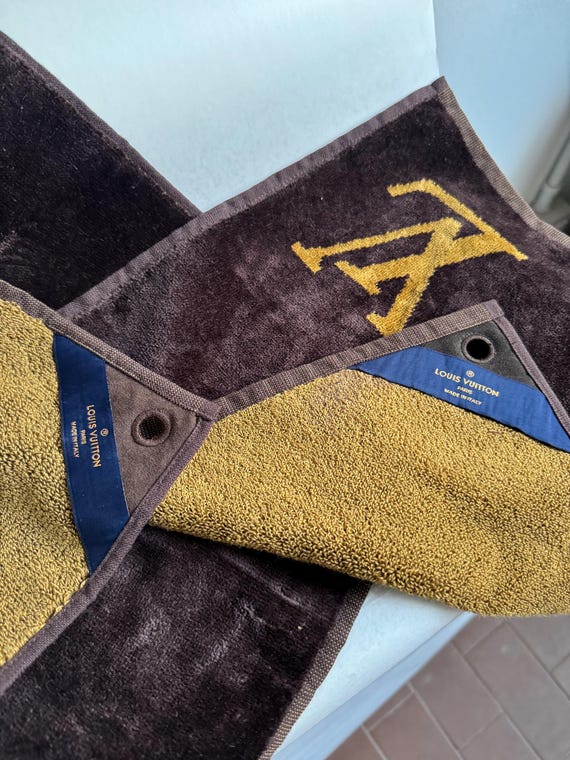 Louis Vuitton タオル　ゴルフ Golf Towel S00 - Trunks, Travel and Home - Sport and Games