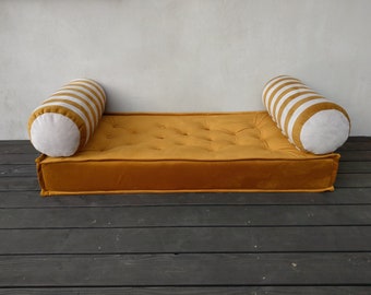 Canapé de sol : assise avec dossier, coussin sur mesure, grand et petit coussin de sol, tapis de sol français