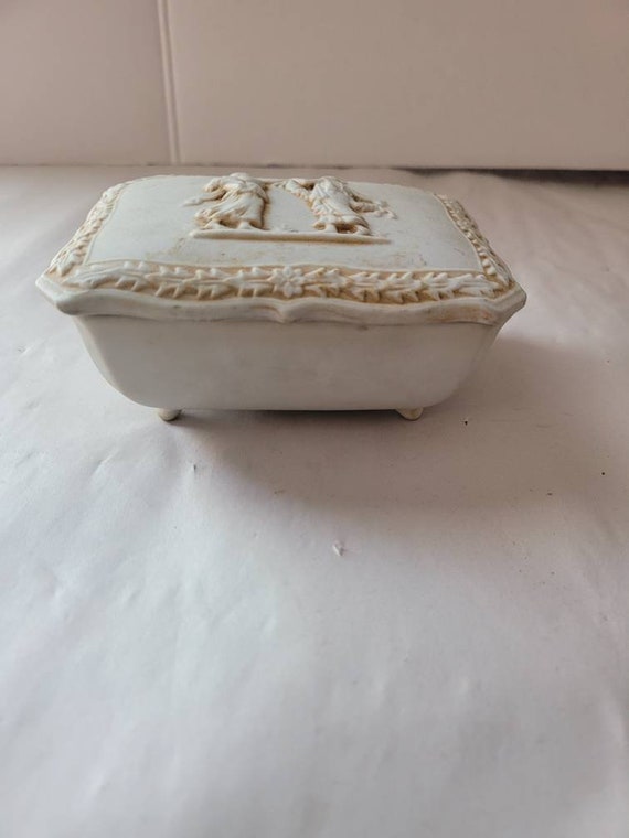 Vintage Wedgwood Off White Jewelry Box