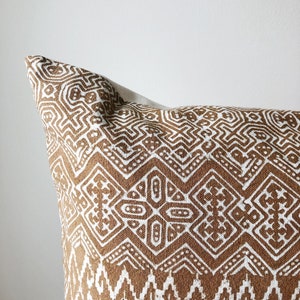 SPETSES LUMBAR 14x24 Handwoven Hmong fabric Cotton Batik fabric Handmade Pillow Cover image 2