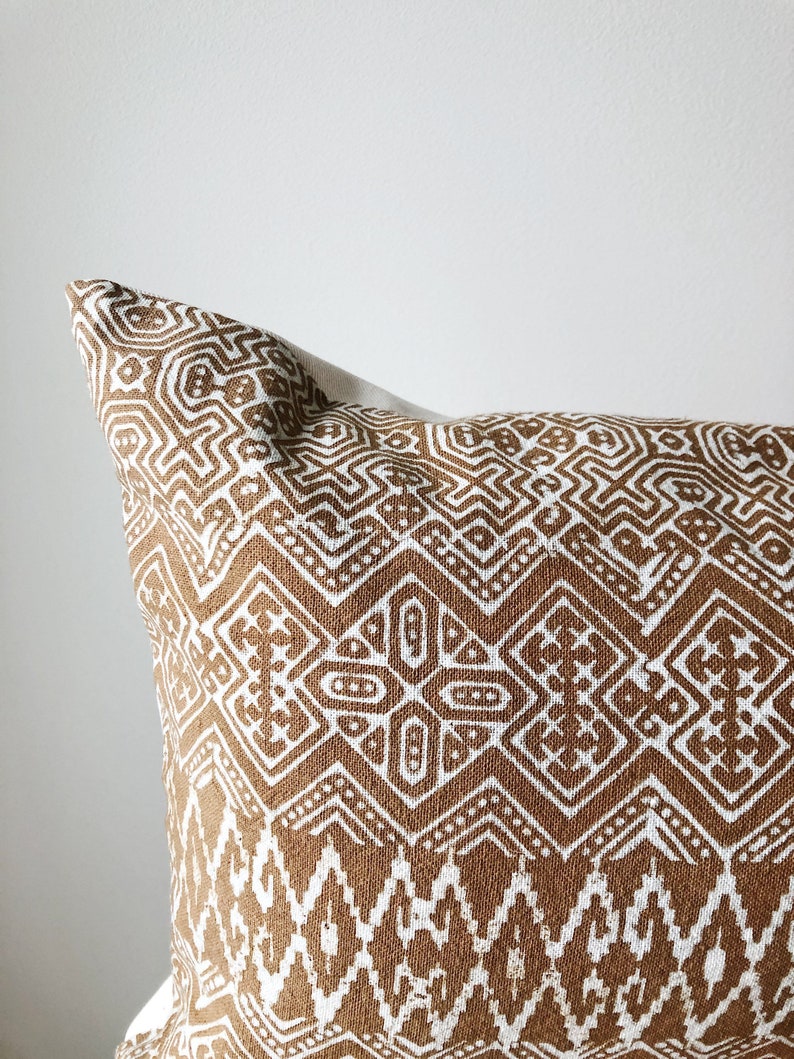 SPETSES LUMBAR 14x24 Handwoven Hmong fabric Cotton Batik fabric Handmade Pillow Cover image 2