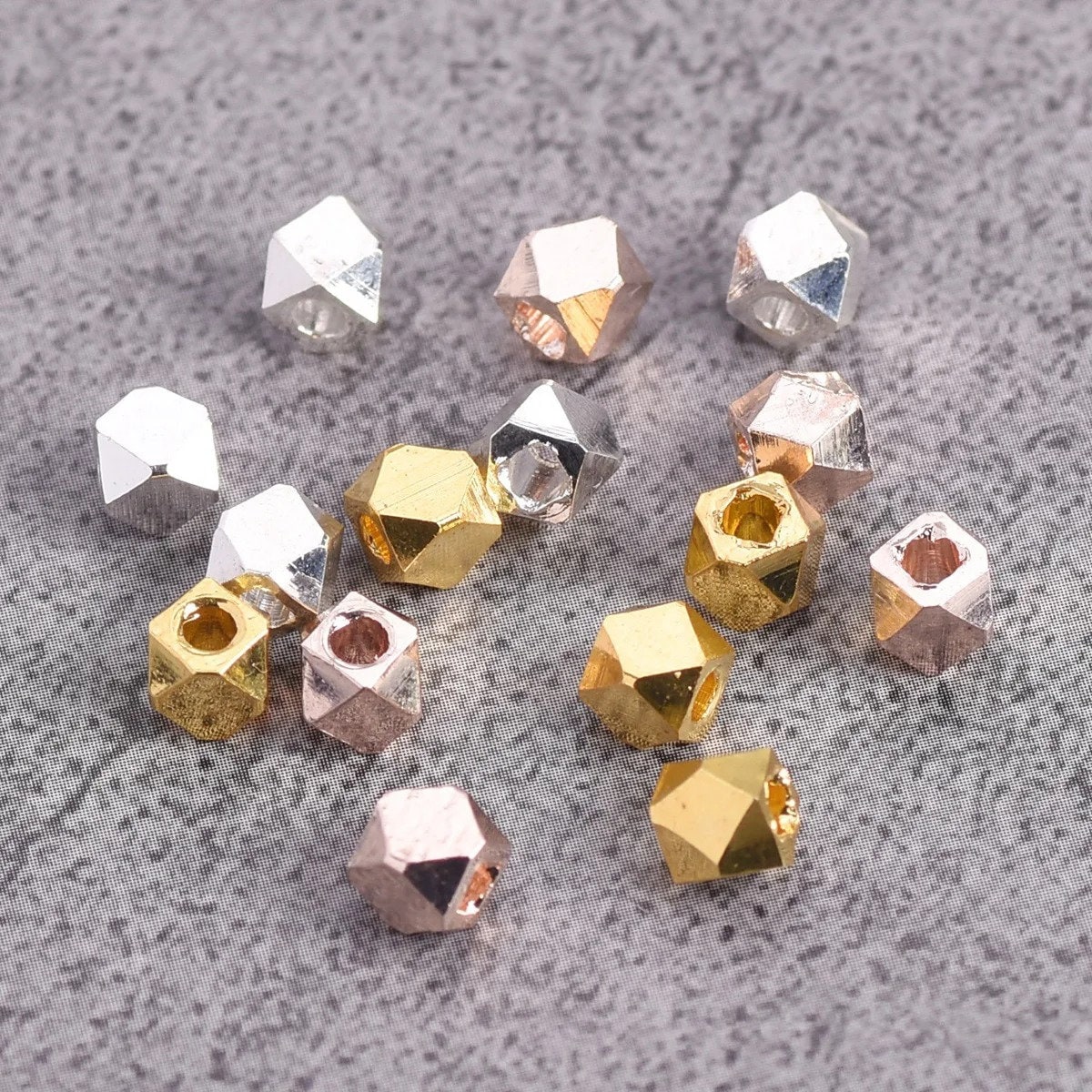 30 Perline Intermedie In Ottone 4mm - Foro 2mm, Per Bracciali, Collane E Artigianato Fai Da Te - Foto 11