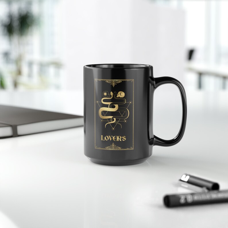 Los amantes, taza de bruja, taza de tarot, taza de bruja, taza oculta, taza de adivino, estética mística, bebidas de tarot imagen 7