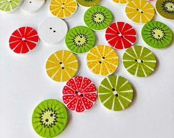 Paquete de 8+ botones de frutas de madera pintada de blanco, botones de madera decorativos, botones artesanales