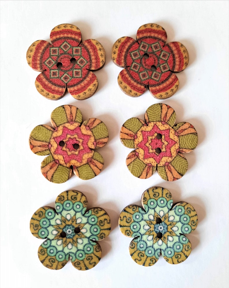 8-pack Boho Flower Vintage-Look Buttons, Decorative Wood Buttons, Craft Buttons image 7