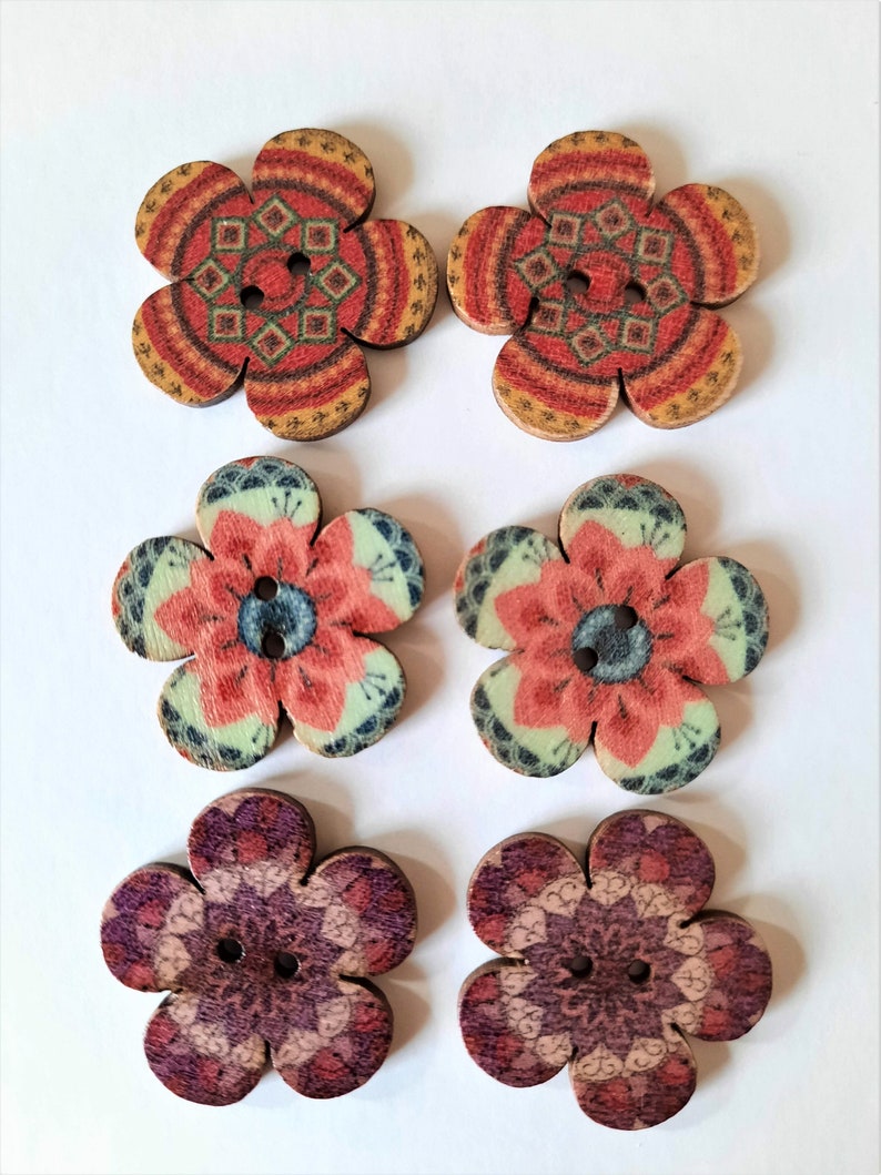 8-pack Boho Flower Vintage-Look Buttons, Decorative Wood Buttons, Craft Buttons image 5