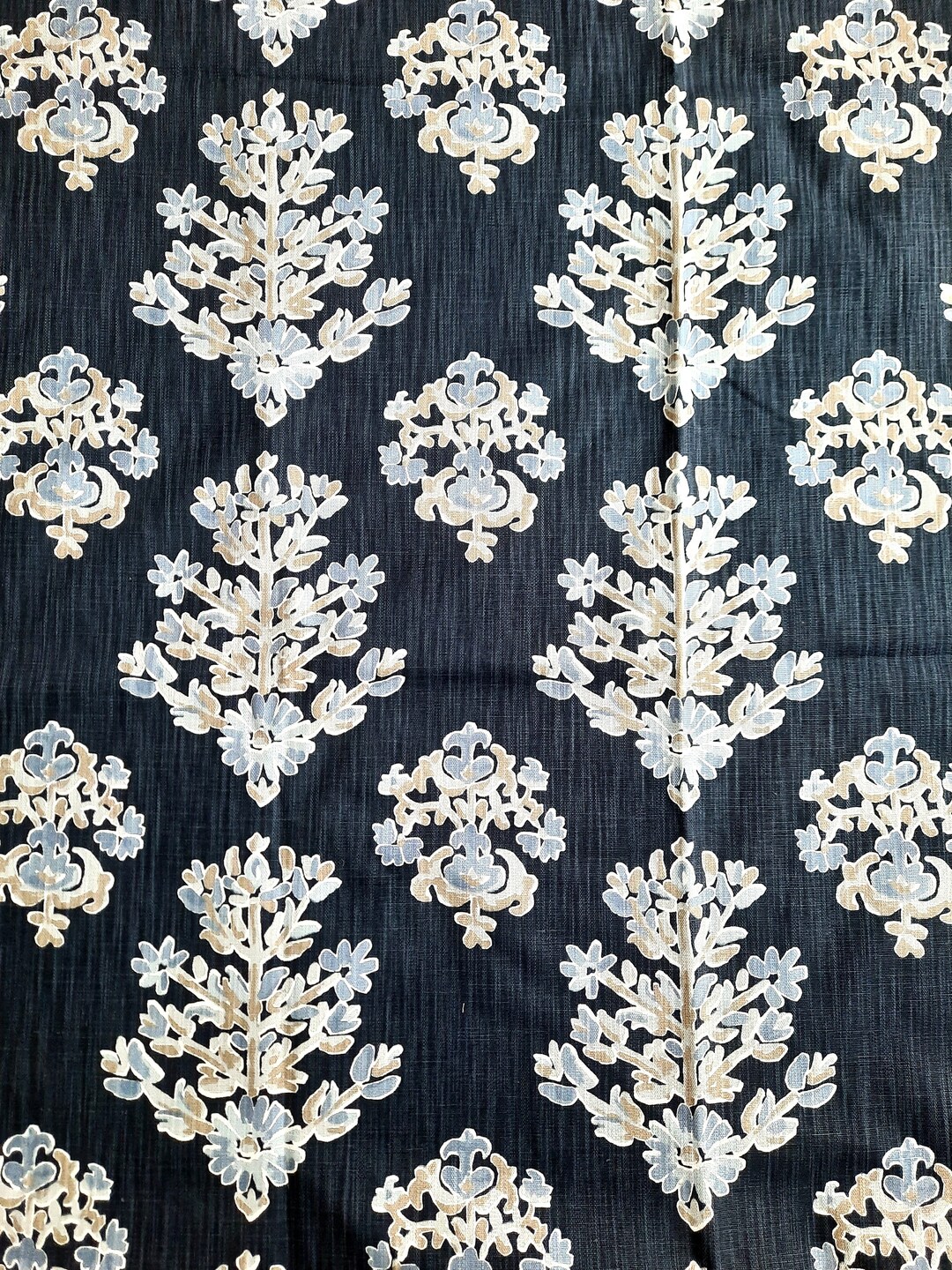 2.50 Yrd Large Floral Precut , Home Decorator Weight Fabric, Canvas