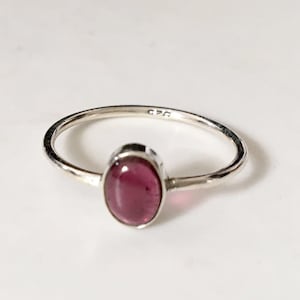 Anillo de granate en plata de ley 925, piedras preciosas apilables, tallas 5, 6, 7, 8, 9, 10 y 11. Anillo fino de granate en plata.